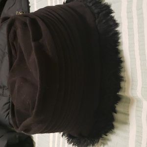 Woman black winter hat